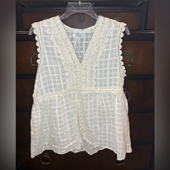 Max Studio Sleeveless Blouse - Picture 1 of 5